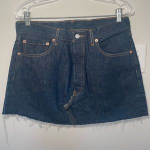 Dark wash Levi’s mini skirt